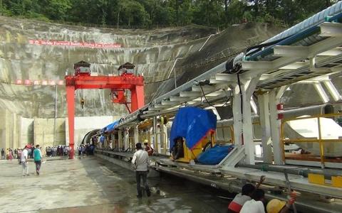 Bhairi Babi Divergency Project：建造水壩和電氣設施的道路已經(jīng)開通