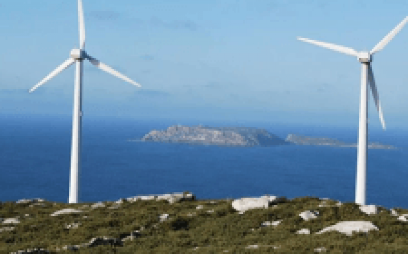 在Costa da Morte的三個風力渦輪機的風電場爭議