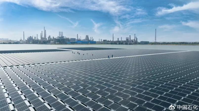 中國首座海水漂浮式光伏項目建成投用，年發綠電 1670 萬千瓦時