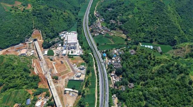 設(shè)計(jì)時速350公里！中國渝昆高鐵建設(shè)取得重大突破