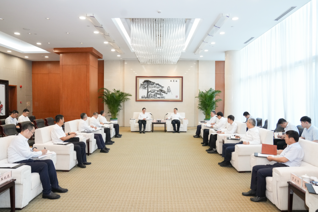 溫樞剛張文峰會(huì)見哈電集團(tuán)董事長(zhǎng)黃偉、總經(jīng)理劉清勇
