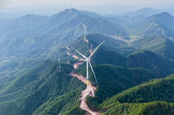 廣西梧州蒼梧六堡三期200兆瓦風(fēng)電儲能一體化項目全容量并網(wǎng)