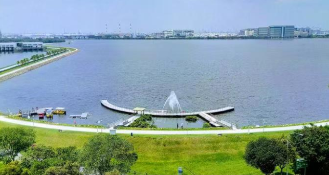 中國(guó)能建設(shè)計(jì)新加坡水庫浮體光伏項(xiàng)目