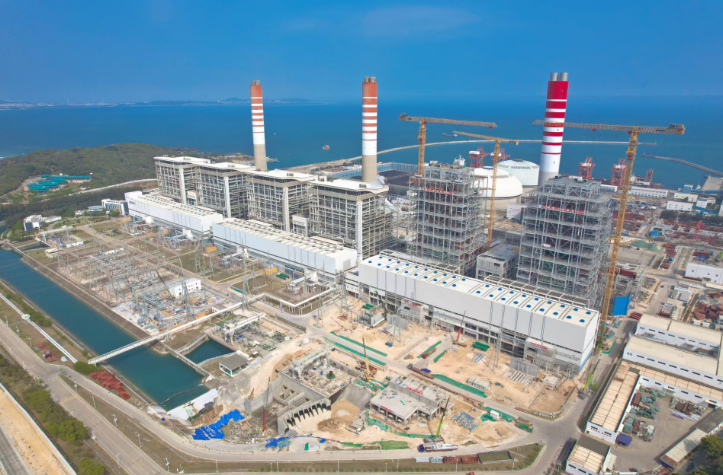 中國能建建筑集團(tuán)華能海門百萬項(xiàng)目5號機(jī)組汽機(jī)本體低壓外缸順利落缸