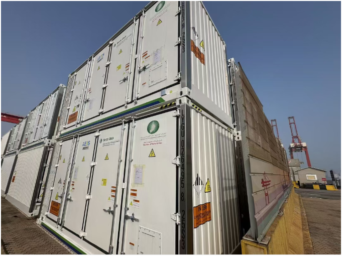 阿曼2GWh儲能電池艙設(shè)備供貨項目已完成國內(nèi)集港交付